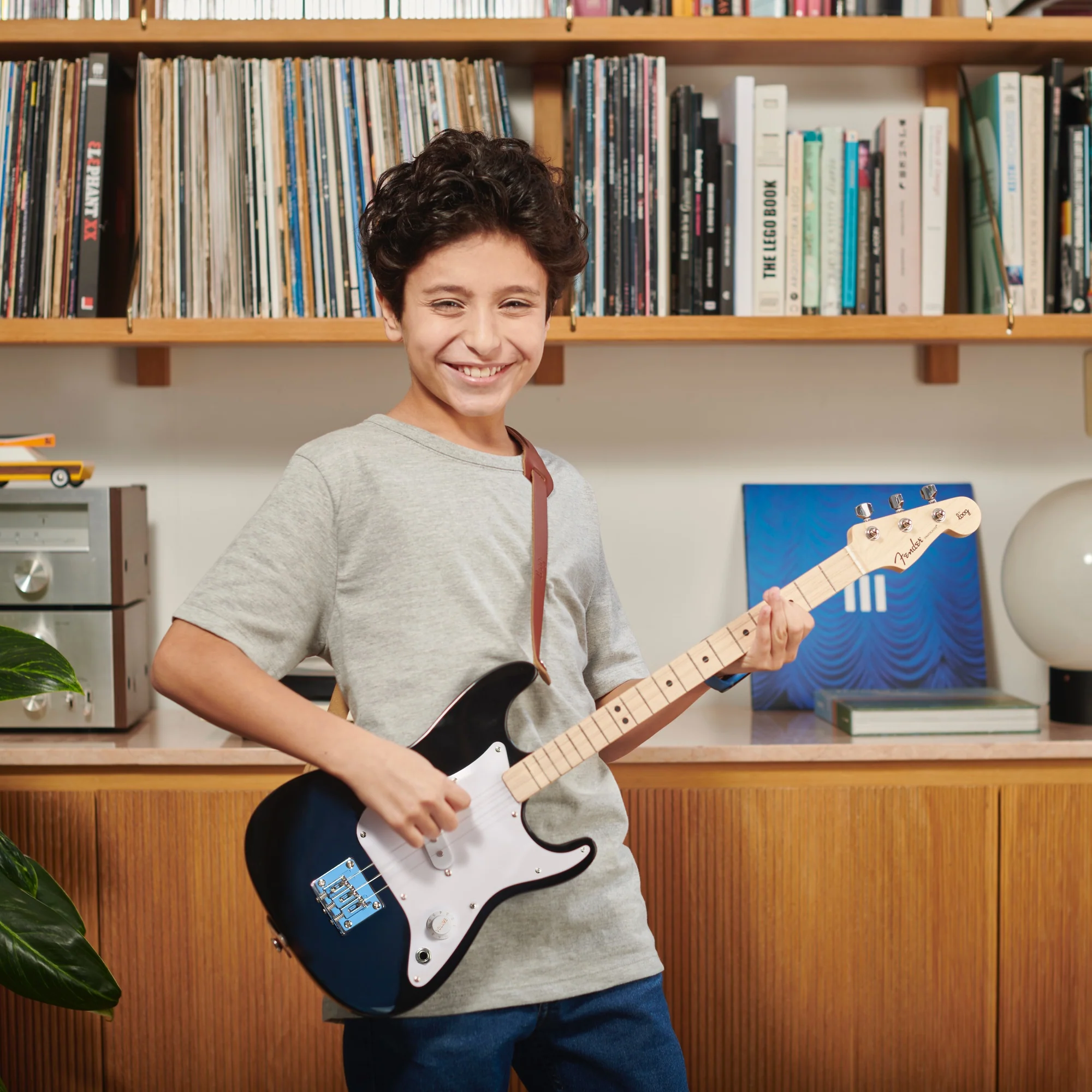 fender x loog stratocaster electric guitar - Image 6